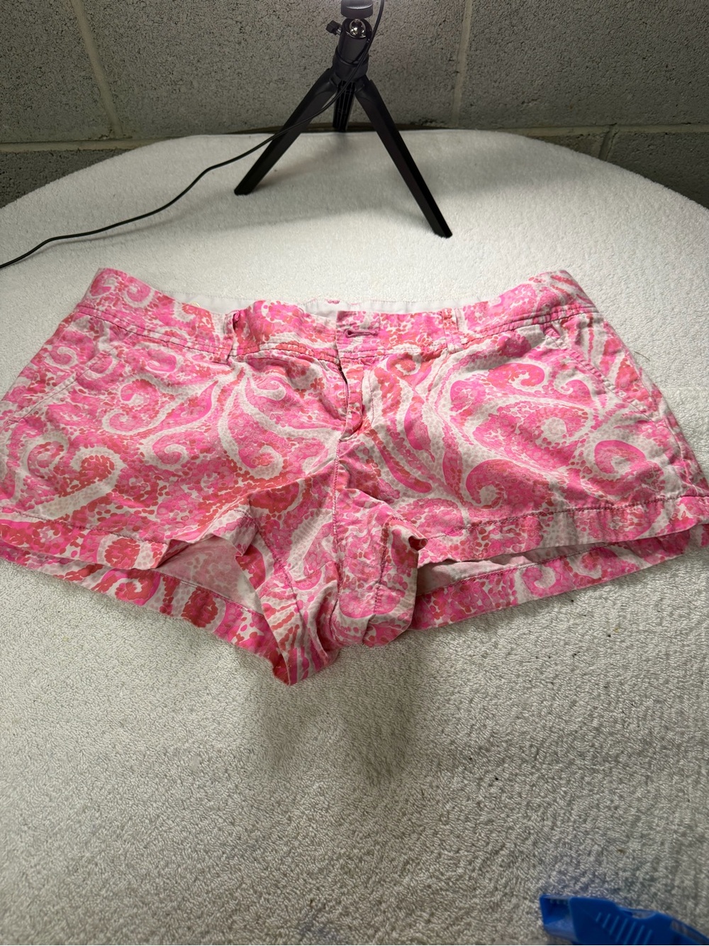 Lily Pulitzer Women's Pink Paisley Shorts “The Walsh” missing front button sz16
